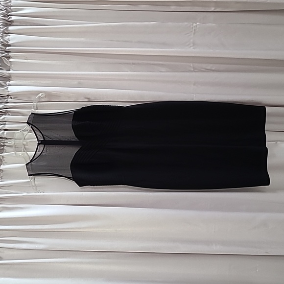 Tadashi Shoji Dresses & Skirts - Tadashi dress size small